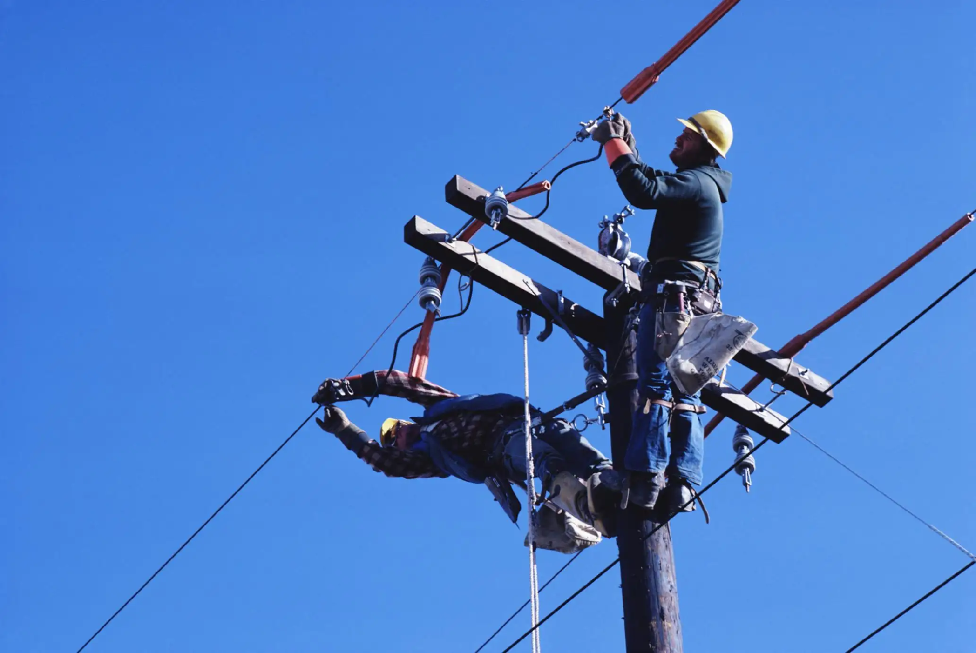 電工上崗證怎么考的,？考電工證去在哪報(bào)名好,？